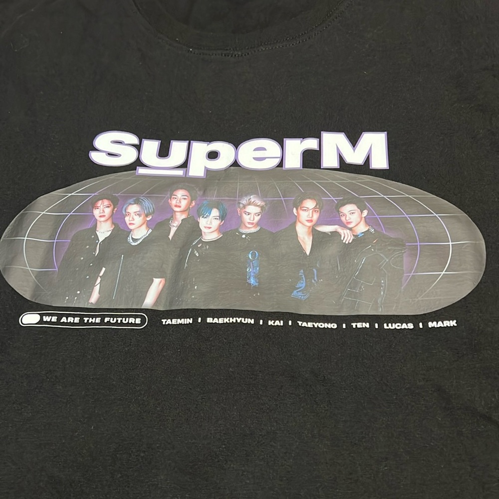 New K-Pop SuperM T-Shirt Concert We Are The Future Size 2XL